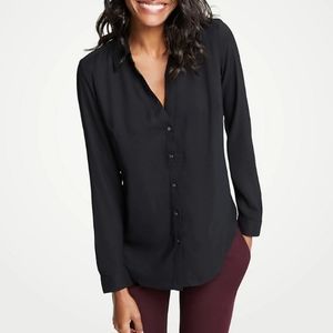 Ann Taylor vneck Button Up Blouse